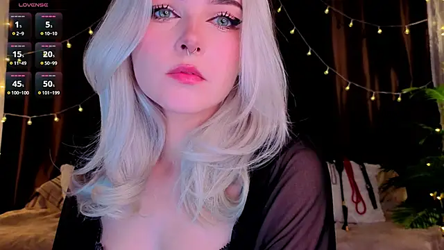 ShyniAlice online show from 05/06/26, 03:35