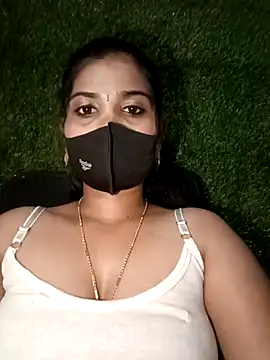 Snapshot of Nithyatamil chatting on 02/06/26, 05:05 Nithyatamil online show from 02/06/26, 05:05