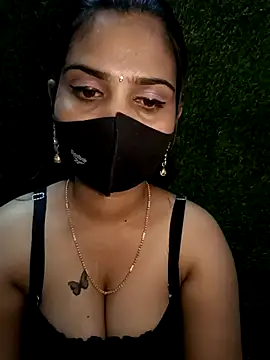 Snapshot of Nithyatamil chatting on 03/10/26, 04:56 Nithyatamil online show from 03/10/26, 04:56