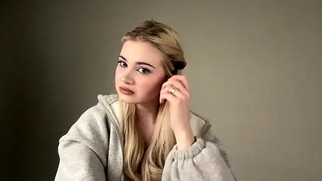 KariJarecke online show from 02/18/26, 01:07