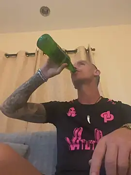 Snapshot of sexytony82 chatting on 02/02/26, 12:26 sexytony82 online show from 02/02/26, 12:26