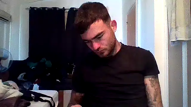 Snapshot of jacobsex221 chatting on 02/19/26, 01:40 jacobsex221 online show from 02/19/26, 01:40