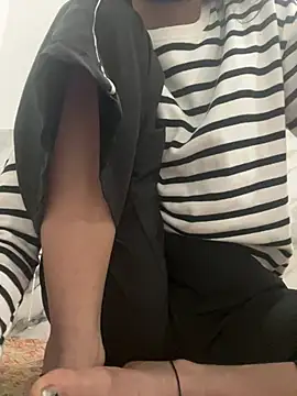 Snapshot of paribaby09 chatting on 03/15/26, 04:46 paribaby09 online show from 03/15/26, 04:46