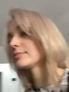 Snapshot of aka_Blonde chatting on 01/12/26, 05:56 aka Blonde online show from 01/12/26, 05:56