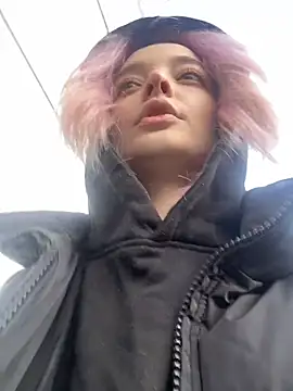 Snapshot of aka_Blonde chatting on 03/08/26, 10:52 aka Blonde online show from 03/08/26, 10:52