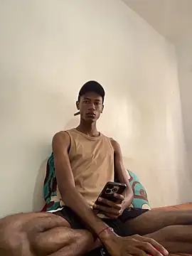Snapshot of twink_gabrielll chatting on 05/08/26, 01:38 twink gabrielll online show from 05/08/26, 01:38