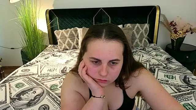 MikaFoxy online show from 04/27/26, 06:11