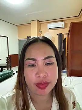 Snapshot of Ponthip chatting on 02/06/26, 08:56 Ponthip online show from 02/06/26, 08:56