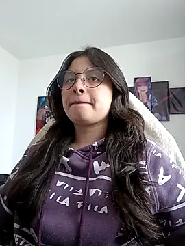 yessica gomez01 online show from 05/02/26, 06:57