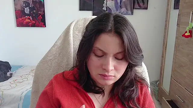 yessica gomez01 online show from 05/05/26, 08:28