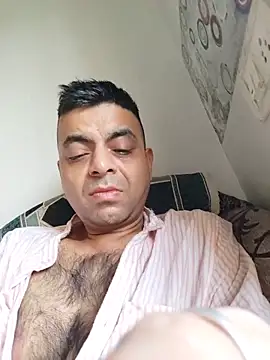 Snapshot of ashleellaunda7582 chatting on 06/05/26, 02:07 ashleellaunda7582 online show from 06/05/26, 02:07