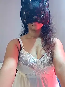 Snapshot of cutehotwife chatting on 05/18/26, 04:07 cutehotwife online show from 05/18/26, 04:07