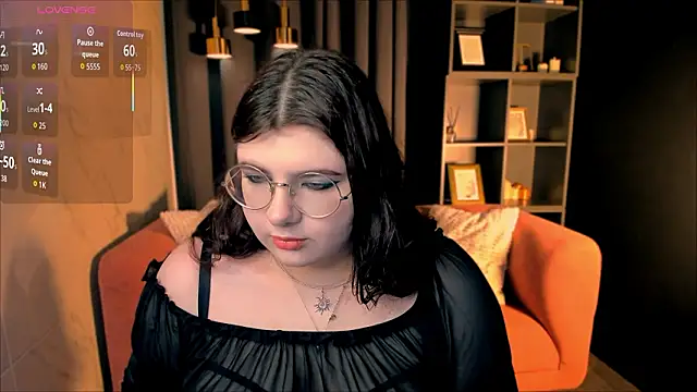 Snapshot of Siena_aa chatting on 03/04/26, 02:01 Siena aa online show from 03/04/26, 02:01