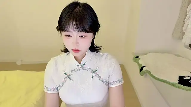 Snapshot of Onefiona chatting on 03/05/26, 10:44 Onefiona online show from 03/05/26, 10:44