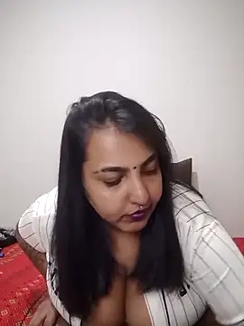 Snapshot of IndianBearxx chatting on 06/04/26, 06:14 IndianBearxx online show from 06/04/26, 06:14