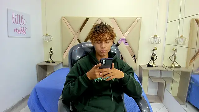 Snapshot of Anyelo_Twink chatting on 02/24/26, 08:51 Anyelo Twink online show from 02/24/26, 08:51