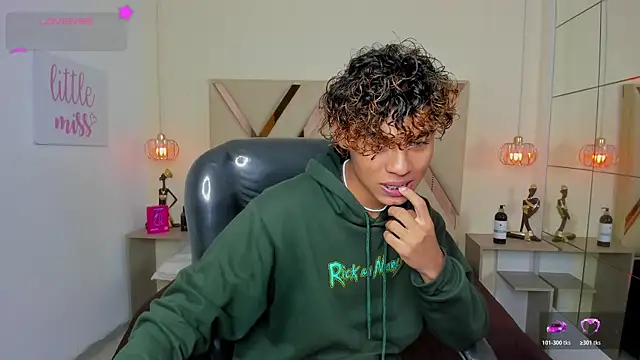 Anyelo Twink online show from 06/18/26, 04:57