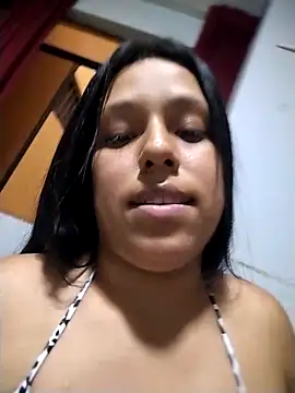 Snapshot of Aleja_1426 chatting on 03/29/26, 10:43 Aleja 1426 online show from 03/29/26, 10:43