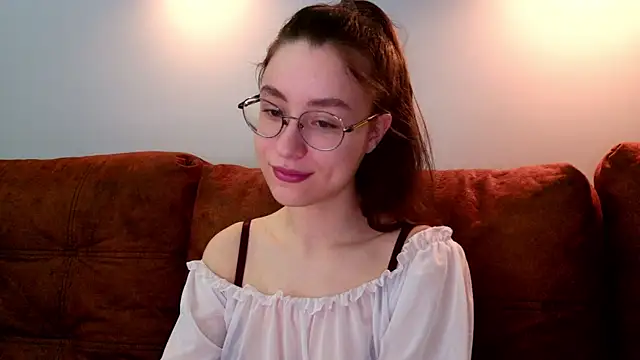 Snapshot of classy____ chatting on 04/12/26, 10:09 classy online show from 04/12/26, 10:09