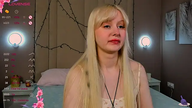 Snapshot of AdeleSilvy chatting on 03/31/26, 01:51 AdeleSilvy online show from 03/31/26, 01:51