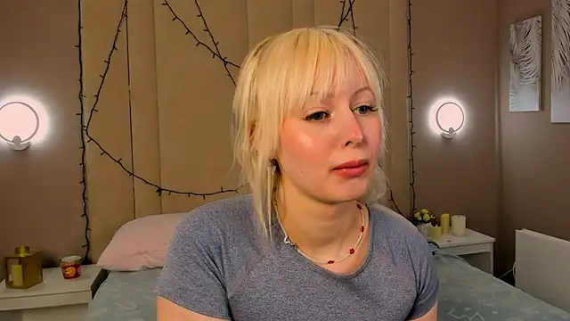 Snapshot of AdeleSilvy chatting on 05/07/26, 02:06 AdeleSilvy online show from 05/07/26, 02:06