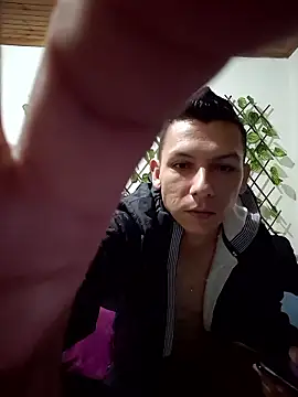 Snapshot of Andres_storm chatting on 01/18/26, 09:35 Andres storm online show from 01/18/26, 09:35