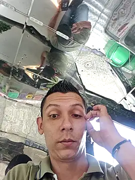 Snapshot of Andres_storm chatting on 04/04/26, 10:29 Andres storm online show from 04/04/26, 10:29