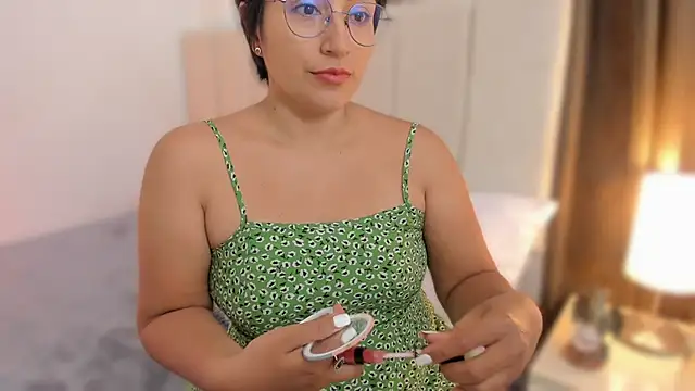 Snapshot of nathy_bush chatting on 03/05/26, 07:10 nathy bush online show from 03/05/26, 07:10