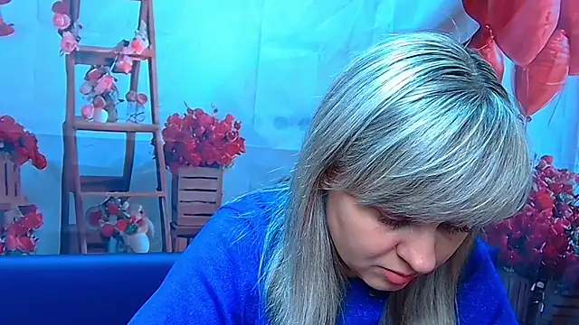 Snapshot of VeronicaSvitt chatting on 03/23/26, 01:26 VeronicaSvitt online show from 03/23/26, 01:26