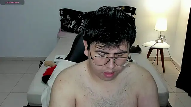 Snapshot of Dylan_cr chatting on 03/30/26, 01:28 Dylan cr online show from 03/30/26, 01:28