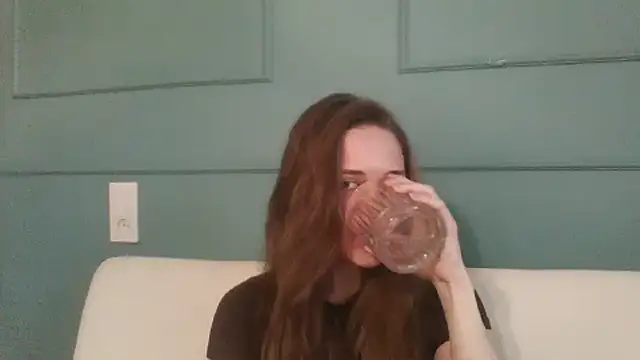 Snapshot of Vyressa chatting on 03/06/26, 01:07 Vyressa online show from 03/06/26, 01:07