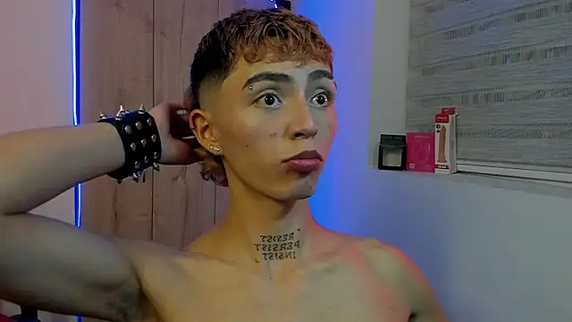 Snapshot of Maiky_Cooper01 chatting on 01/14/26, 03:01 Maiky Cooper01 online show from 01/14/26, 03:01