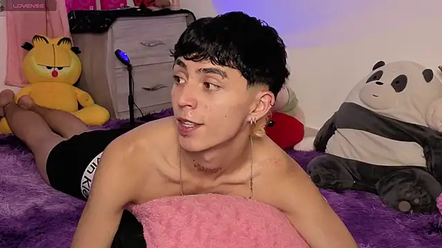 Snapshot of Maiky_Cooper01 chatting on 03/20/26, 08:14 Maiky Cooper01 online show from 03/20/26, 08:14