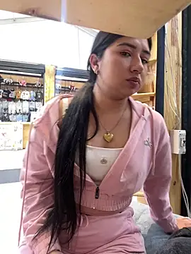 Snapshot of cristal-123 chatting on 03/20/26, 04:34 cristal-123 online show from 03/20/26, 04:34