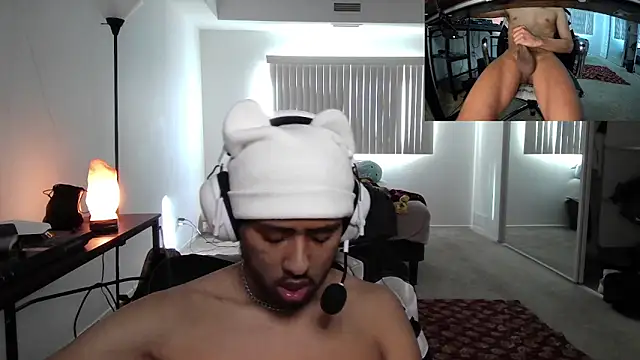 Snapshot of Embersboudoir chatting on 02/07/26, 08:34 Embersboudoir online show from 02/07/26, 08:34