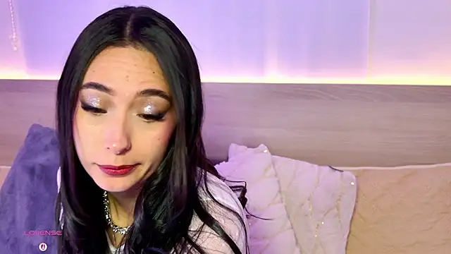 Snapshot of AliceeBloom chatting on 02/06/26, 10:40 AliceeBloom online show from 02/06/26, 10:40