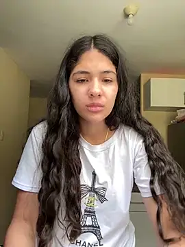 Snapshot of diosa_sofia19 chatting on 05/05/26, 03:09 diosa sofia19 online show from 05/05/26, 03:09