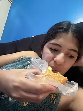 Snapshot of diosa_sofia19 chatting on 06/01/26, 12:51 diosa sofia19 online show from 06/01/26, 12:51