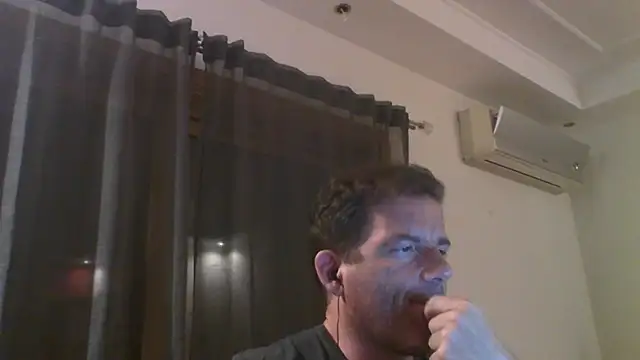 Snapshot of _grj1 chatting on 06/12/26, 11:46 grj1 online show from 06/12/26, 11:46