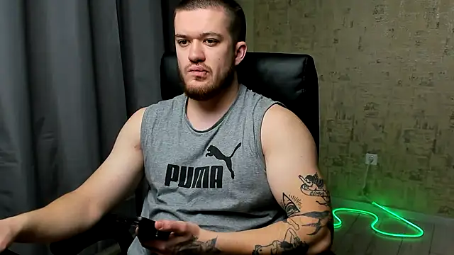 Snapshot of Well_boy chatting on 01/12/26, 05:34 Well boy online show from 01/12/26, 05:34