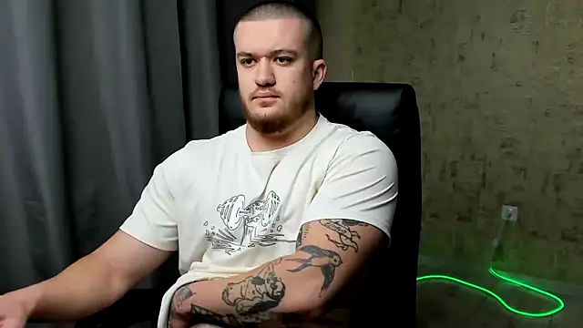 Snapshot of Well_boy chatting on 02/07/26, 06:11 Well boy online show from 02/07/26, 06:11