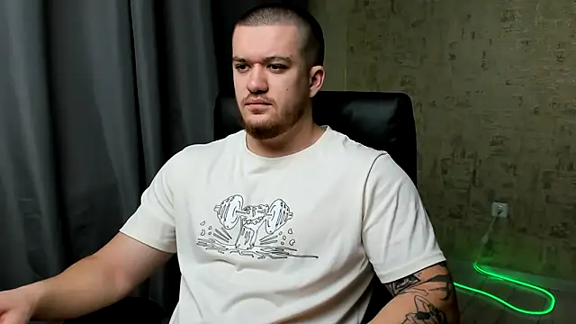 Snapshot of Well_boy chatting on 02/10/26, 08:35 Well boy online show from 02/10/26, 08:35