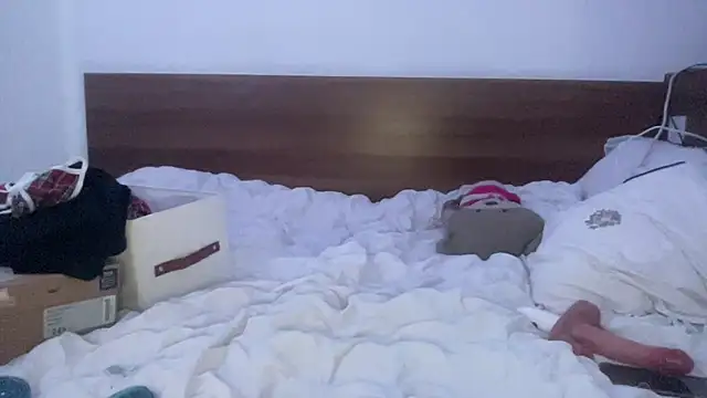 Snapshot of slimthickdesi chatting on 03/09/26, 04:33 slimthickdesi online show from 03/09/26, 04:33