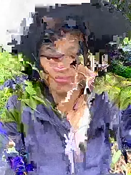 Snapshot of sun-shii chatting on 07/18/26, 12:59 sun-shii online show from 07/18/26, 12:59