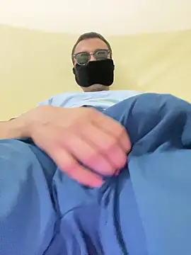 Uzieham22 online show from 02/21/26, 04:30