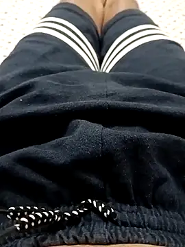 Snapshot of Uzieham22 chatting on 04/08/26, 06:19 Uzieham22 online show from 04/08/26, 06:19