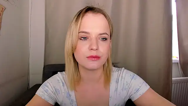 Snapshot of JessicaBeverly_ chatting on 04/23/26, 01:13 JessicaBeverly online show from 04/23/26, 01:13