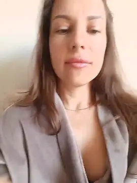 She-Moon online show from 06/27/26, 06:40