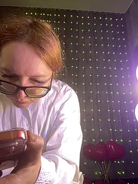 Snapshot of coy_girl_ chatting on 02/16/26, 11:17 coy girl online show from 02/16/26, 11:17