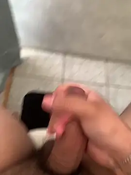 Snapshot of jhon01605 chatting on 03/19/26, 05:06 jhon01605 online show from 03/19/26, 05:06